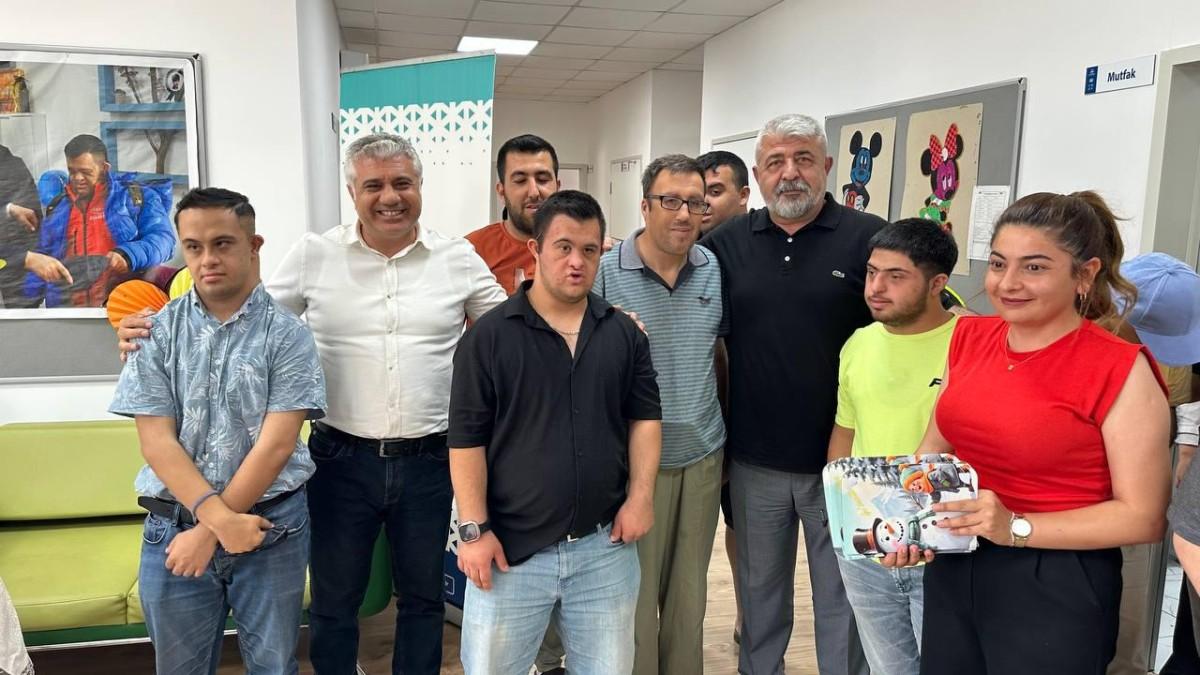Adıyaman Belediyesi’nden özel gereksinimli öğrencilere karne günü sürprizi - Videolu Haber Adıyaman Belediyesi’nden özel gereksinimli öğrencilere karne günü sürprizi - Videolu Haber