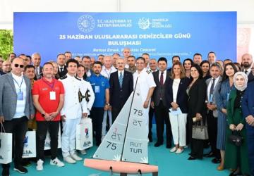 Uraloğlu: Denizcilik Türkiye’nin Ticaretinde Kritik Rol Oynuyor