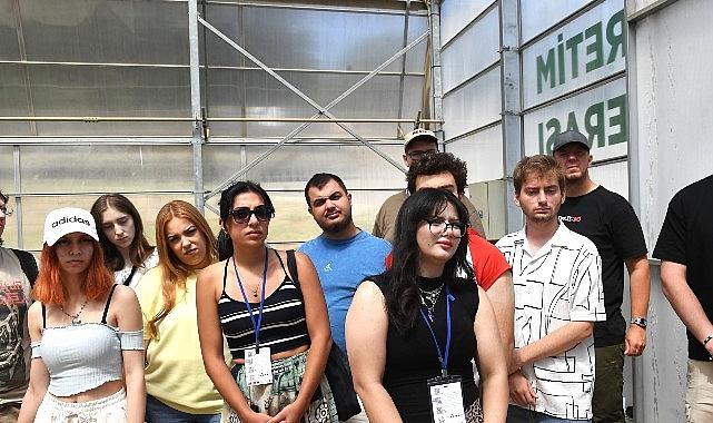 Avrupalı öğrenciler Osmangazi'de fide dikti Avrupalı öğrenciler Osmangazi'de fide dikti