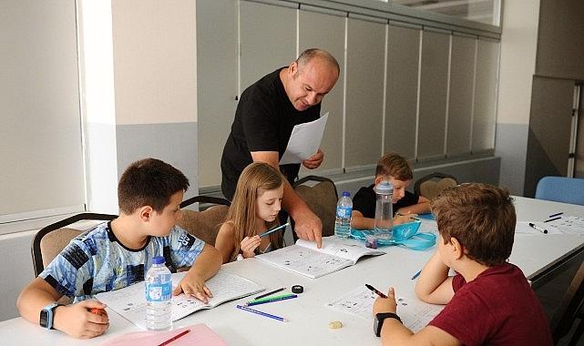 Karşıyaka Belediyesi'nden eğitime destek Karşıyaka Belediyesi'nden eğitime destek