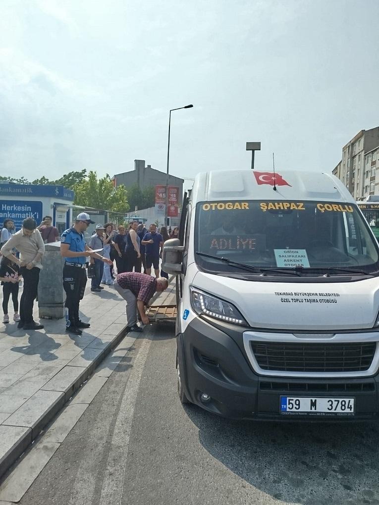 Trafik Zabıta Ekipleri Toplu Taşıma Araçlarında Klima ve Engelli Rampası Denetimi Yaptı Trafik Zabıta Ekipleri Toplu Taşıma Araçlarında Klima ve Engelli Rampası Denetimi Yaptı