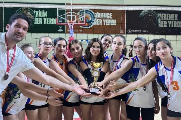 Muğla’da Voleybolda Çifte Zafer Muğla’da Voleybolda Çifte Zafer