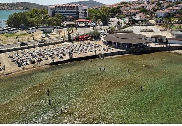 Ayvalık Belediyesi plajlarında göndere “Mavi Bayrak" çekildi…