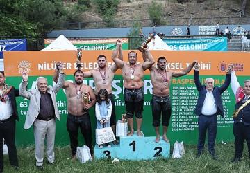 Çalı'da başpehlivan Mehmet Yeşil Yeşil oldu