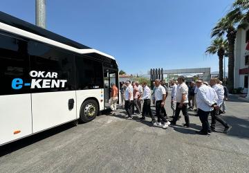 Muhtarlar Elektrikli Otobüsle İlk Denemeyi Yaptı