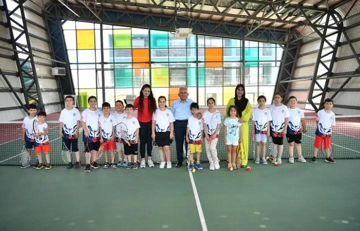 Büyükkılıç, Sporcu Gençlerle Bir Araya Geldi Büyükkılıç, Sporcu Gençlerle Bir Araya Geldi