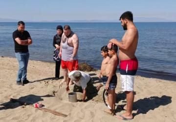 Pamucak Sahili’ne Sürpriz Ziyaretçi