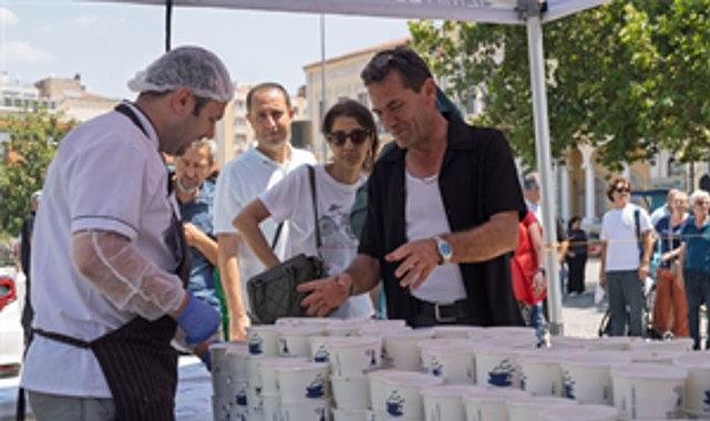 İzmir'de Muharrem ayı bereketi İzmir'de Muharrem ayı bereketi