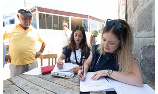 İzmir Büyükşehir Belediyesi saha ekipleri yangının yaralarını sarıyor İzmir Büyükşehir Belediyesi saha ekipleri yangının yaralarını sarıyor