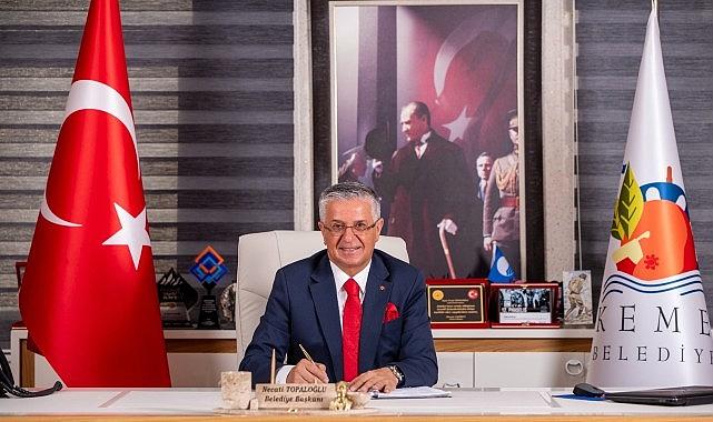 Saygı Öztürk Başkan Topaloğlu'nu köşesine taşıdı