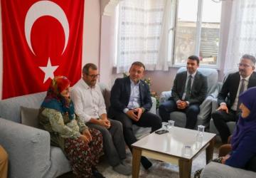 Vali Sözer’den Şehit Osman Er’in Ailesine Anlamlı Ziyaret