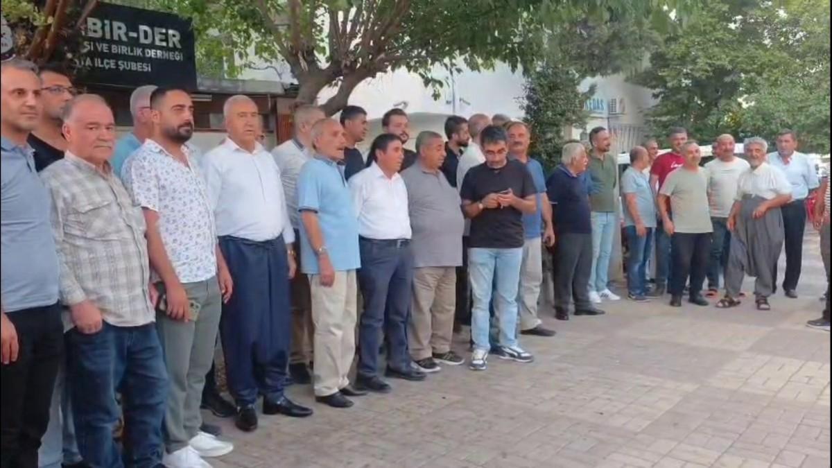 Kahta DEMBİR-DER’de görev değişimi: İlçe Temsilciliğine İrfan Çetinkaya seçildi - Videolu Haber Kahta DEMBİR-DER’de görev değişimi: İlçe Temsilciliğine İrfan Çetinkaya seçildi - Videolu Haber