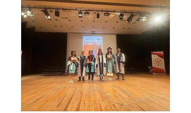 EÜ Güzel Sanatlar Tasarım ve Mimarlık Fakültesi mezunlarını sektöre uğurladı EÜ Güzel Sanatlar Tasarım ve Mimarlık Fakültesi mezunlarını sektöre uğurladı