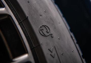Pirelli, %70'ten Fazla Biyo-bazlı ve Geri Dönüştürülmüş Malzeme İçeren İlk Standart Üretim Lastiğini Tanıttı