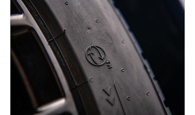 Pirelli, %70'ten Fazla Biyo-bazlı ve Geri Dönüştürülmüş Malzeme İçeren İlk Standart Üretim Lastiğini Tanıttı Pirelli, %70'ten Fazla Biyo-bazlı ve Geri Dönüştürülmüş Malzeme İçeren İlk Standart Üretim Lastiğini Tanıttı