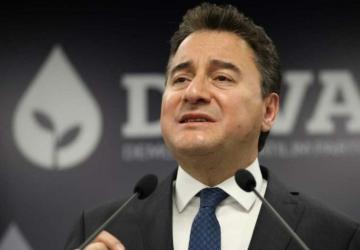 Babacan: Silah bırakma kararını memnuniyetle karşıladım, süreci ihtiyatlı bir iyimserlikle izliyoruz