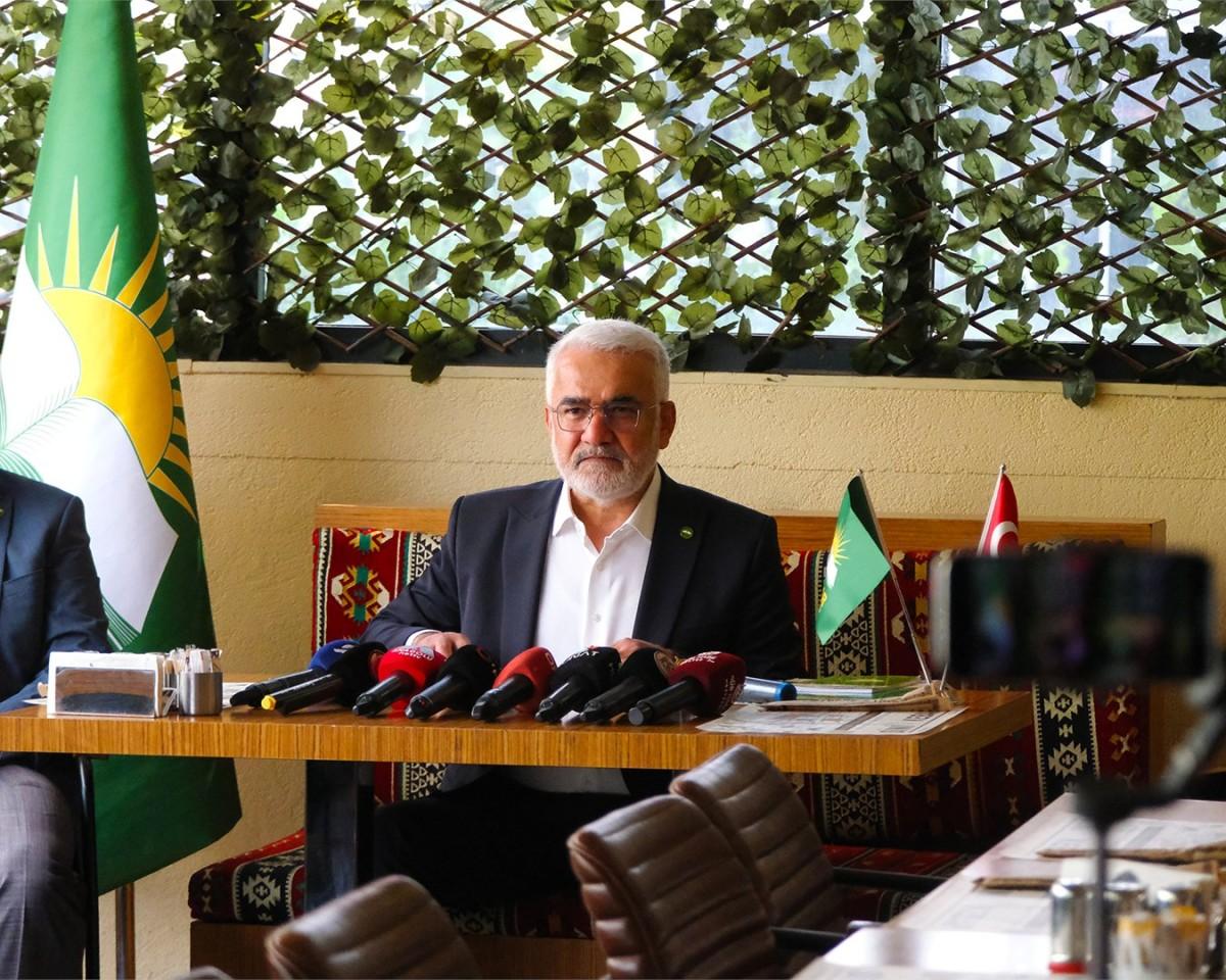 HÜDA PAR’dan kanun teklifi: ‘Cuma namazı saatinde çalışanlar izinli sayılsın’ HÜDA PAR’dan kanun teklifi: ‘Cuma namazı saatinde çalışanlar izinli sayılsın’