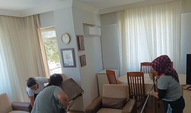 Kemer Belediyesi'nden İhtiyaç Sahiplerine Temizlik Desteği Kemer Belediyesi'nden İhtiyaç Sahiplerine Temizlik Desteği