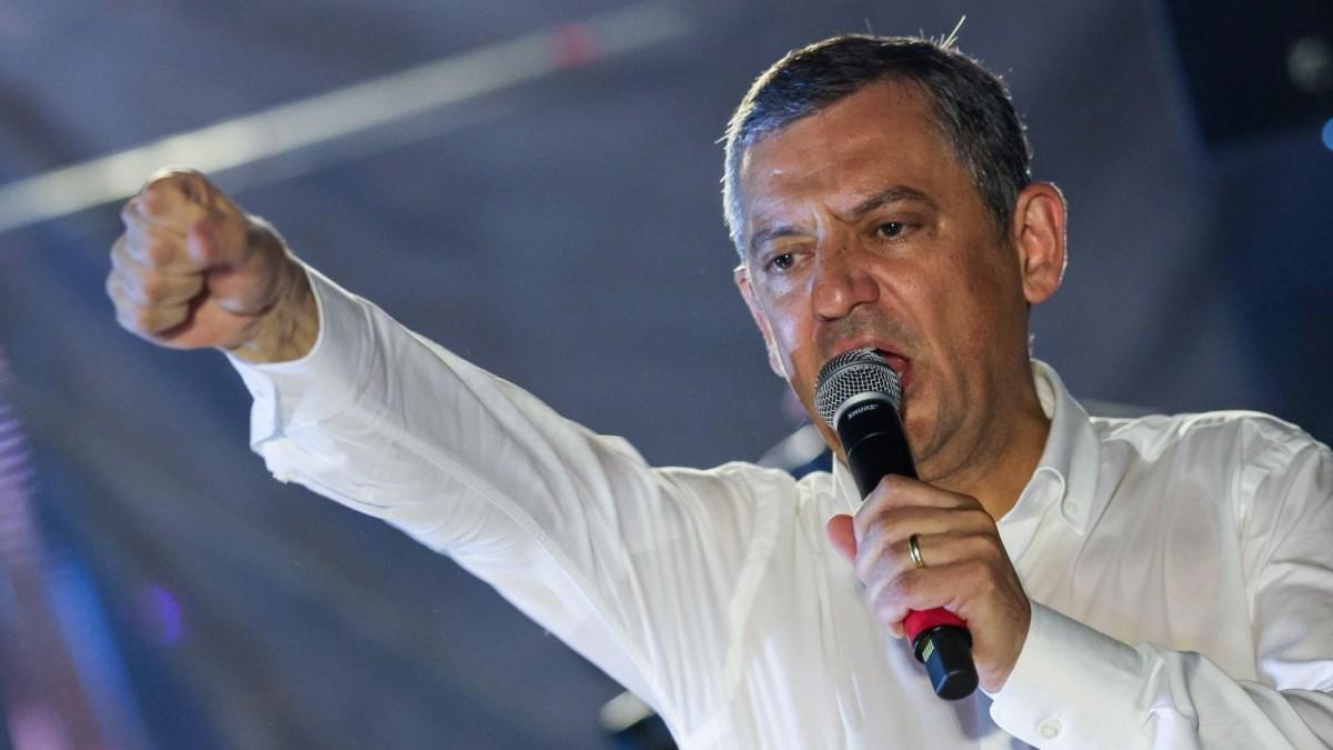 Özel’den, Erdoğan’a sert çıkış: 'Türkiye’ye ümmetçilik ve mezhepçilik üzerinden hesap yaptırmayız' Özel’den, Erdoğan’a sert çıkış: 'Türkiye’ye ümmetçilik ve mezhepçilik üzerinden hesap yaptırmayız'