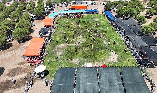 Burhaniye'de Ata Sporu Rüzgarı Esti