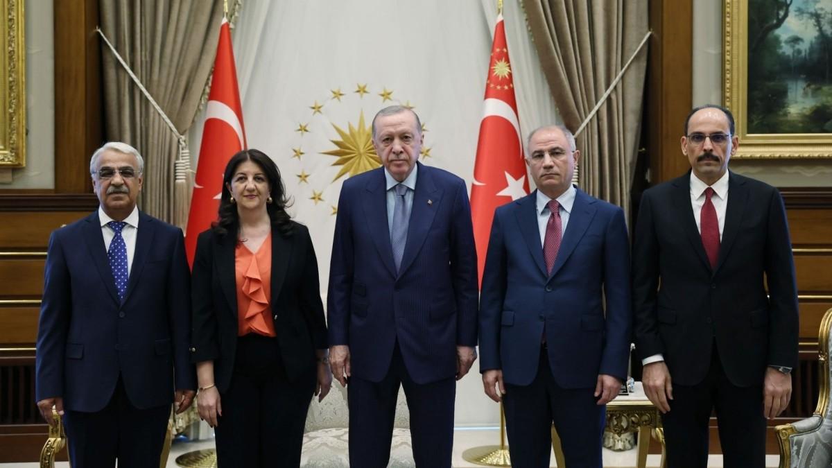 Cumhurbaşkanı Erdoğan, DEM Parti İmralı heyetini Cumhurbaşkanlığı’nda kabul etti Cumhurbaşkanı Erdoğan, DEM Parti İmralı heyetini Cumhurbaşkanlığı’nda kabul etti
