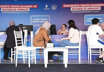 İBB'den YKS Tercih Döneminde Gençlere Rehberlik