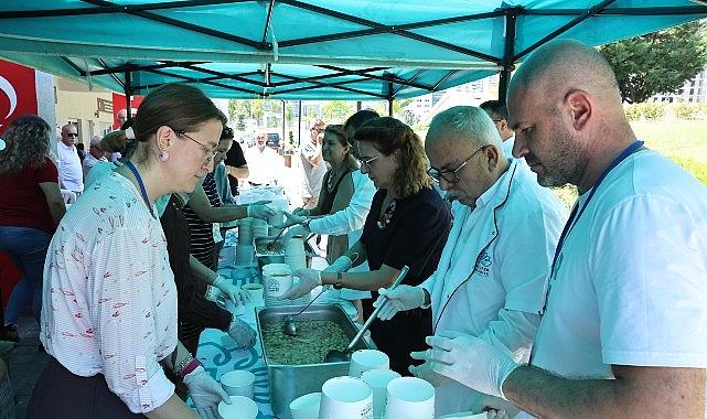 Nilüfer Belediyesi'nden şehit ve gazi yakınlarına aşure ikramı