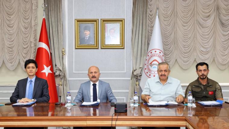 Vali Dr. Osman Varol, sahipsiz hayvanların korunmasına yönelik VKS toplantısına katıldı