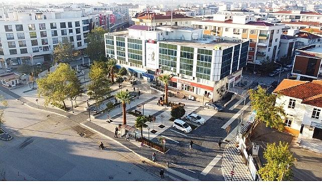 Menderes Belediyesi'nden Ot Temizliği