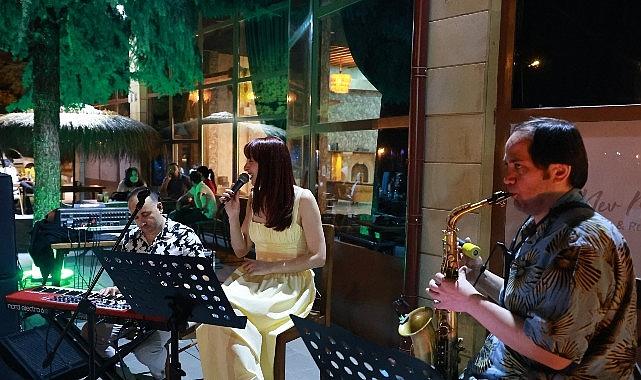 NevMekan Cafe'de Caz Rüzgarı Esti NevMekan Cafe'de Caz Rüzgarı Esti