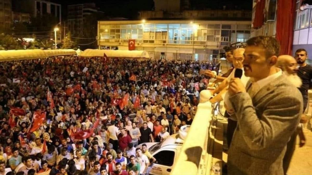 Ali Önat: '15 Temmuz’da darbeyi durduran lider Bahçeli, bugün de terörü bitirmektedir' Ali Önat: '15 Temmuz’da darbeyi durduran lider Bahçeli, bugün de terörü bitirmektedir'