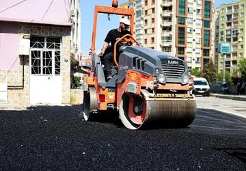 Bayraklı'da asfaltlama seferberliği - 24 mahallede çalışmalar başladı