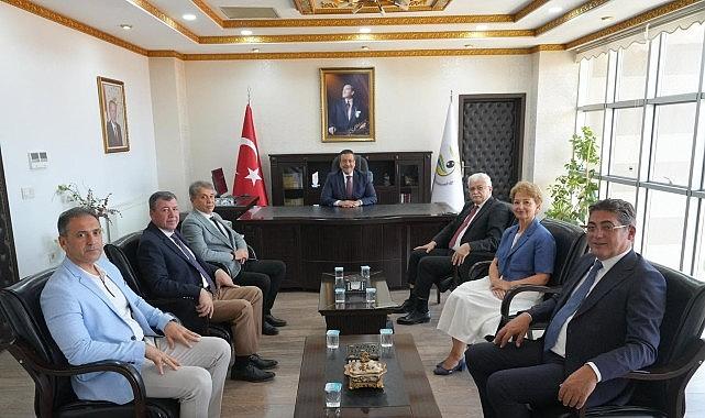 Burhaniye Belediyesi'nden Yeni Kaymakama Ziyaret Burhaniye Belediyesi'nden Yeni Kaymakama Ziyaret
