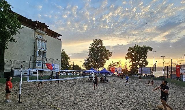 Gölcük'te Her Yıl Şenliğe Dönüşen Turnuva Başladı