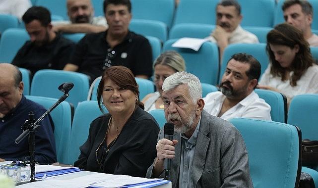 Konak Meclisi'nde iki yeni çöp kamyonu müjdesi geldi Konak Meclisi'nde iki yeni çöp kamyonu müjdesi geldi
