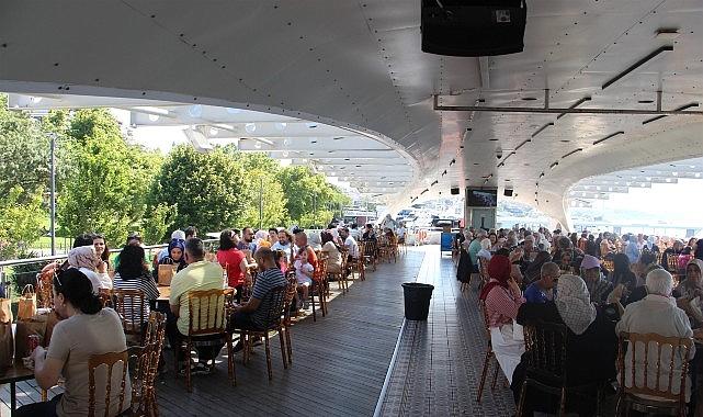 İBB Darülaceze Sakinlerinden Boğaz'da Tarihi Yolculuk