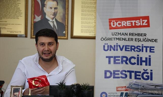 Antalya Büyükşehir Belediyesi üniversite adaylarının yanında Antalya Büyükşehir Belediyesi üniversite adaylarının yanında