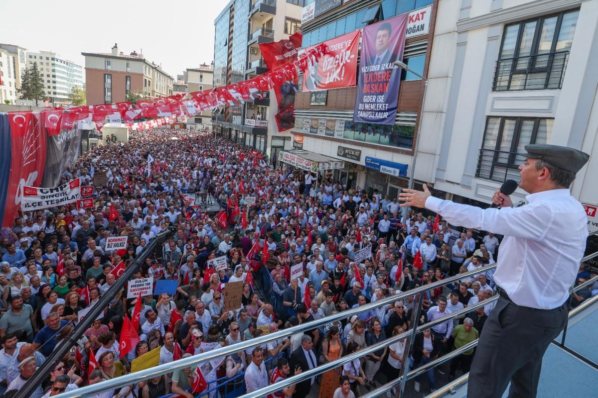 Özgür Özel Adıyaman'da konuştu: 'Yüzde 75 Özgür Özel'e inanıyor, yüzde 25 Erdoğan'a' - Videolu Haber Özgür Özel Adıyaman'da konuştu: 'Yüzde 75 Özgür Özel'e inanıyor, yüzde 25 Erdoğan'a' - Videolu Haber