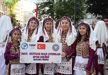 Kocaeli'de 2. Balkan Halk Oyunları rüzgârı esti