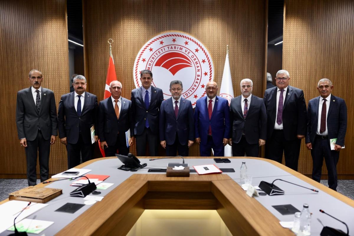 Adıyaman Milletvekilleri ve Ziraat Odası Başkanları Tarım ve Orman Bakanı ile görüştü Adıyaman Milletvekilleri ve Ziraat Odası Başkanları Tarım ve Orman Bakanı ile görüştü