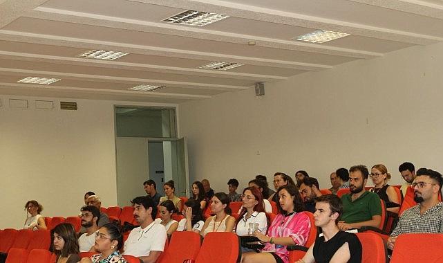 EÜ–GEE'de “Baskı Tabanlı İnce Film Organik-Perovskit Güneş Pilleri" Semineri EÜ–GEE'de “Baskı Tabanlı İnce Film Organik-Perovskit Güneş Pilleri" Semineri