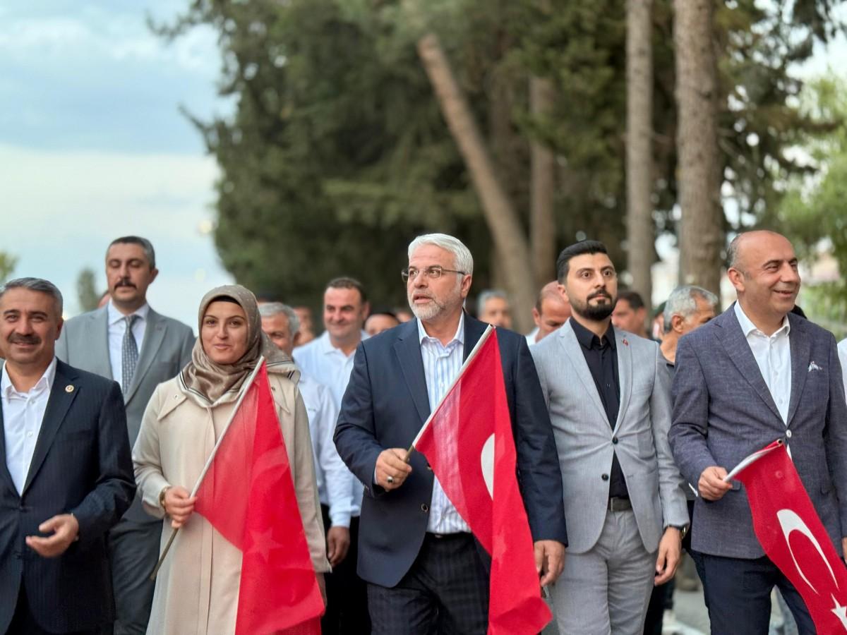 15 Temmuz’da Adıyaman’da anlamlı anma programı: Demokrasi Meydanı doldu taştı