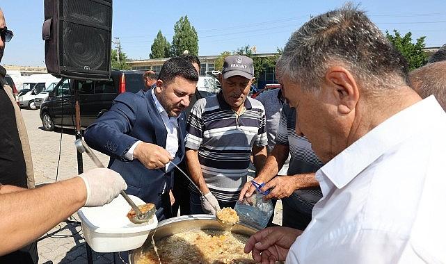 Başkan Rasim Arı, Şehrin Her Noktasında Vatandaşlarla Bir Arada Başkan Rasim Arı, Şehrin Her Noktasında Vatandaşlarla Bir Arada