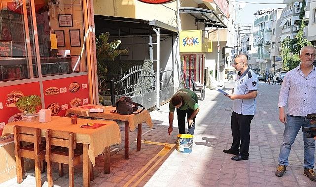 Konak'ta kaldırım işgaline sarı çizgi