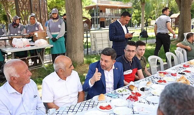 Başkan Arı, Esnafıyla Vatandaşıyla Her Gün Bir Arada Başkan Arı, Esnafıyla Vatandaşıyla Her Gün Bir Arada