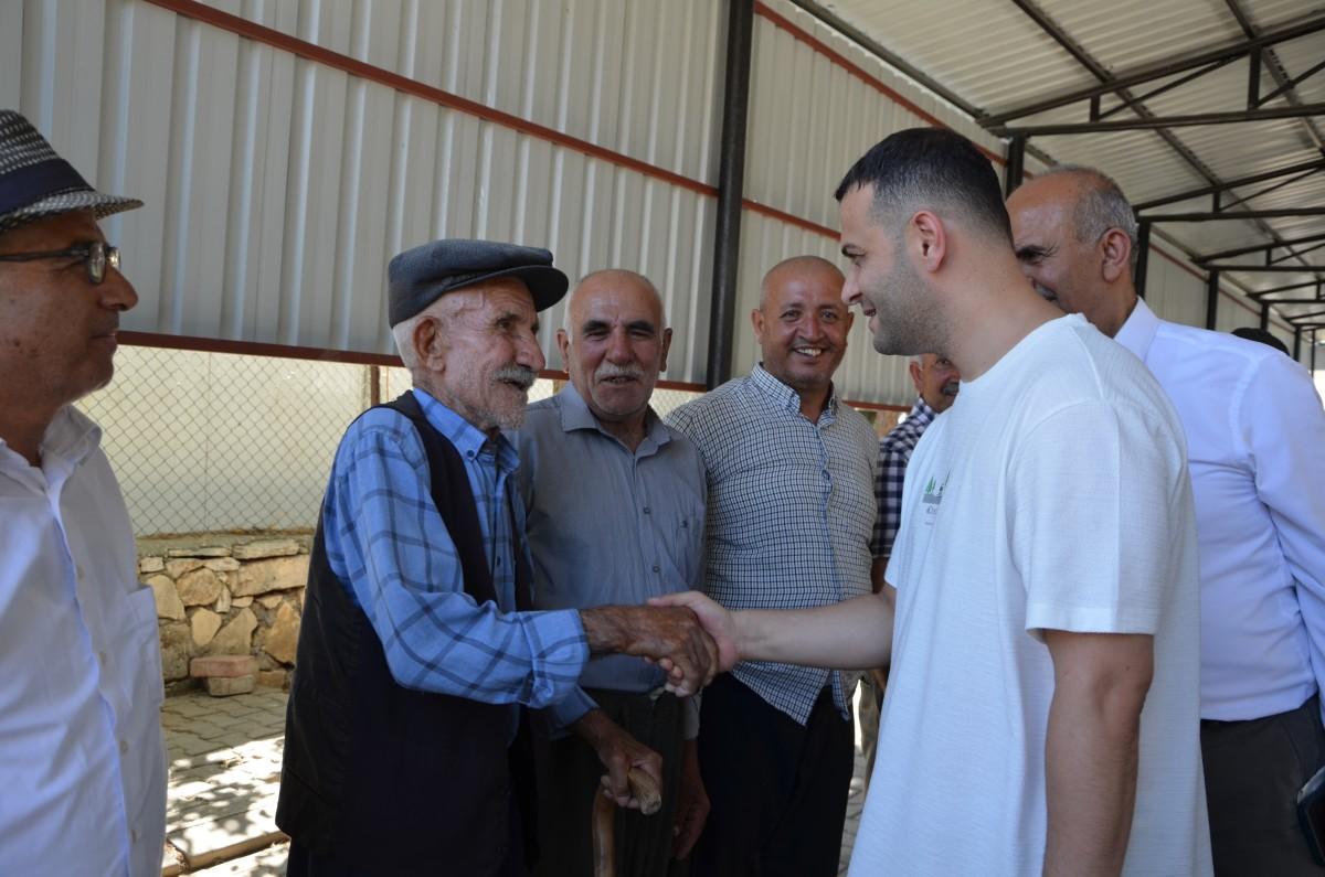 Adıyaman’da kırsal kalkınma sahada hız kazandı: Göktaş, köy köy gezerek sorunları yerinde dinliyor Adıyaman’da kırsal kalkınma sahada hız kazandı: Göktaş, köy köy gezerek sorunları yerinde dinliyor