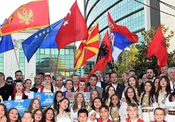 Osmangazi'de Uluslararası Balkan Festivali renkli görüntülerle start aldı