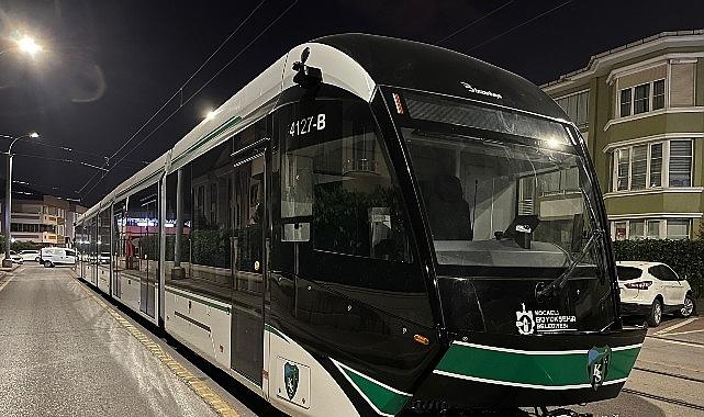 9. tramvay raylara indi, son araç yolda 9. tramvay raylara indi, son araç yolda