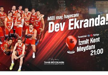 Milli maç Kent Meydanı'nda dev ekranda