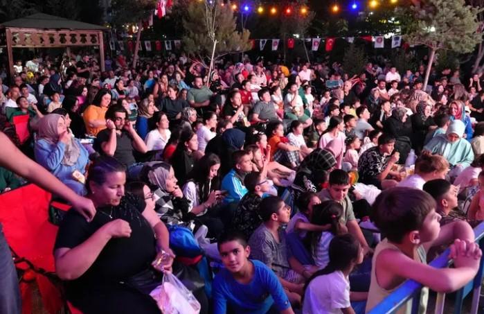 Keçiören’de Açık Hava Sinemaları Yaz Gecelerini Renklendiriyor Keçiören’de Açık Hava Sinemaları Yaz Gecelerini Renklendiriyor